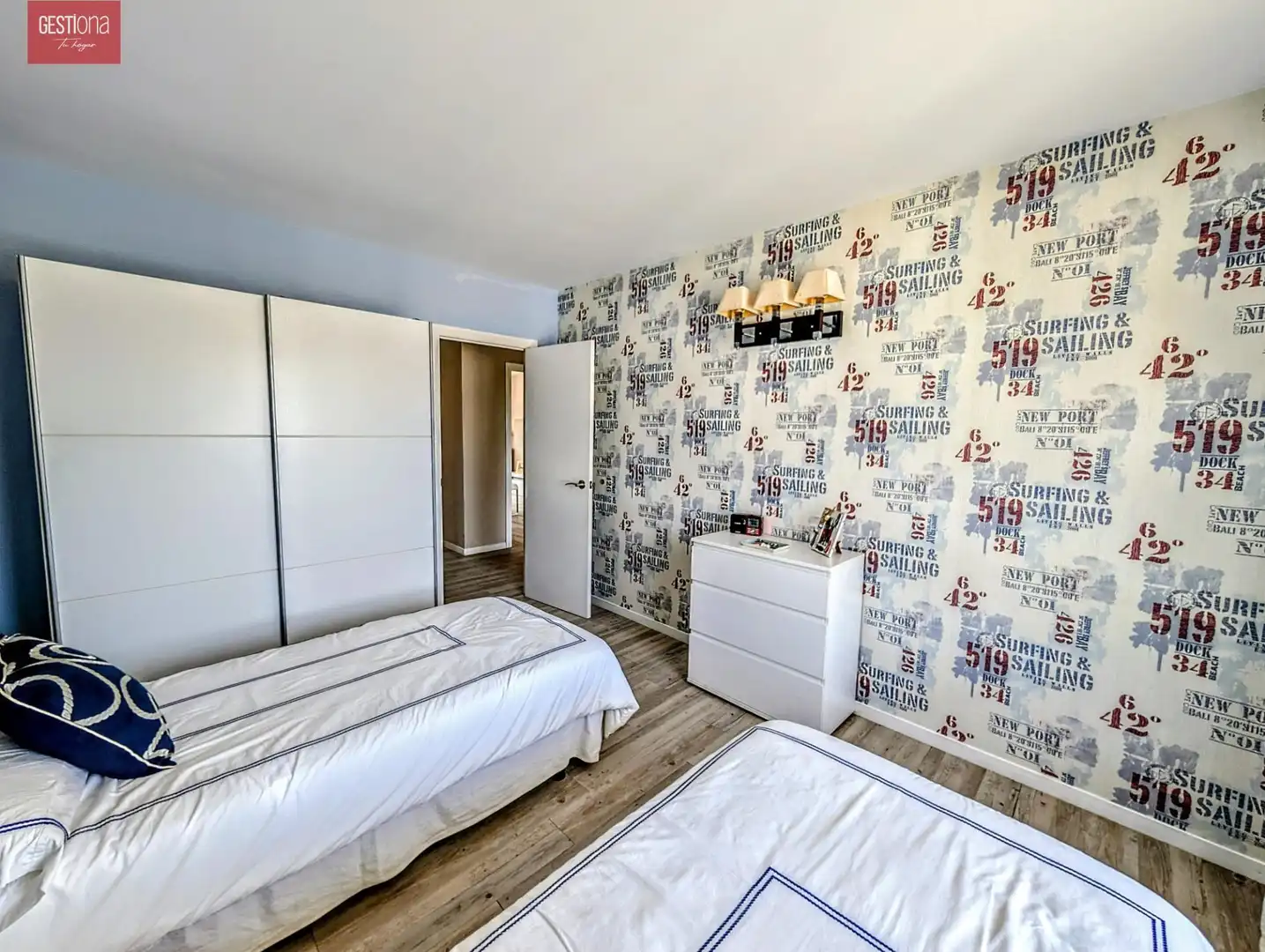 Dormitori de Apartament en venda en Arnuero