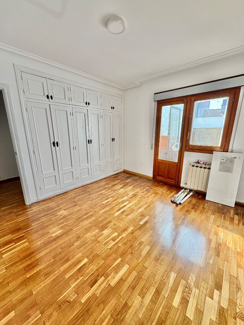 Dormitori de Dúplex de lloguer en Plasencia amb Aire condicionat, Calefacció i Parquet