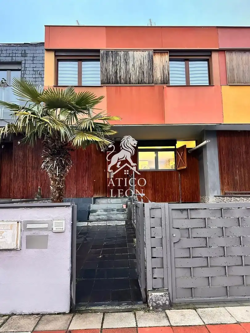 Terraza de Casa adosada en venta en San Andrés del Rabanedo con Calefacción, Jardín privado y Parquet