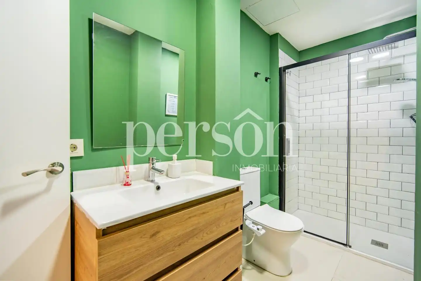 Bathroom of Ground floor for sale in Valencia  with Air Conditioner, Heating and Terrace