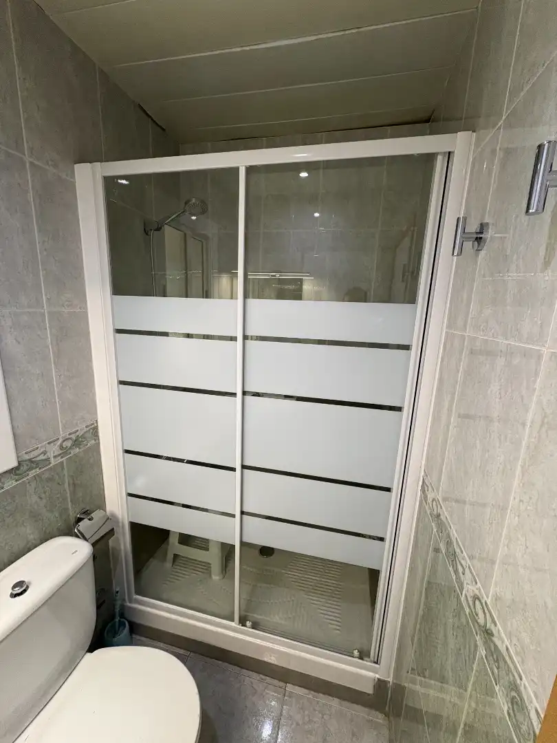 Badezimmer von Wohnung zum Verkauf in Badalona mit Balkon