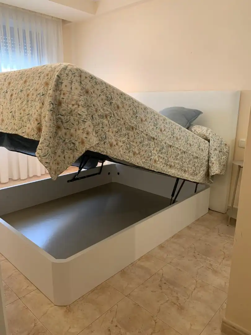 Dormitori de Apartament de lloguer en Sanxenxo amb Aire condicionat, Terrassa i Traster