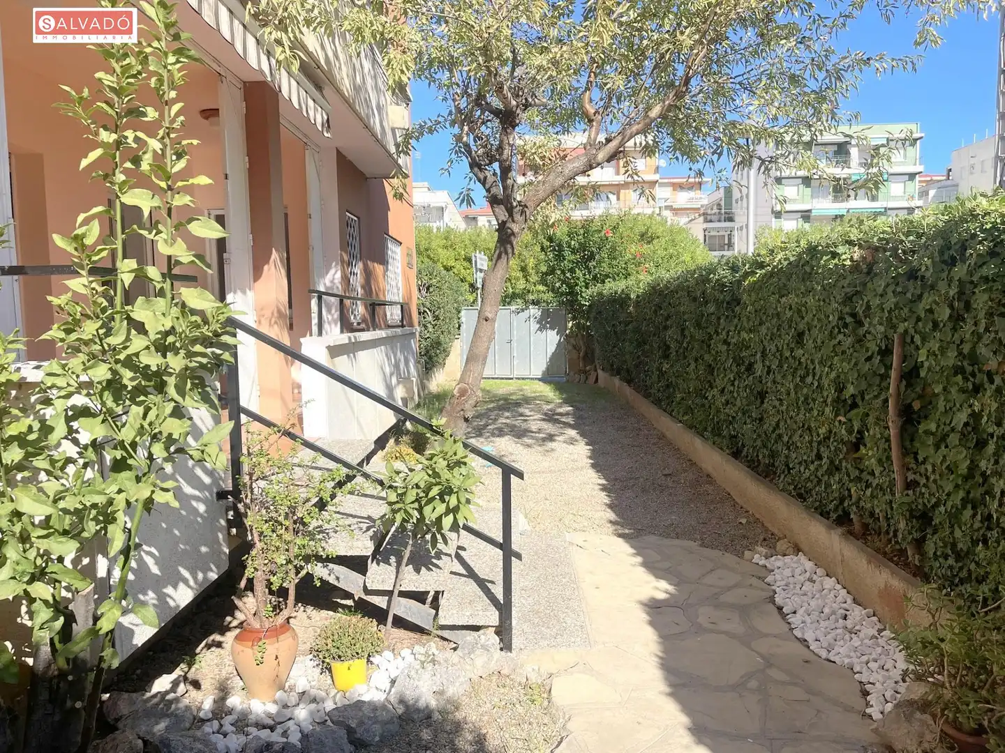 Außenansicht von Erdgeschoss zum Verkauf in Calafell mit Heizung, Privatgarten und Terrasse