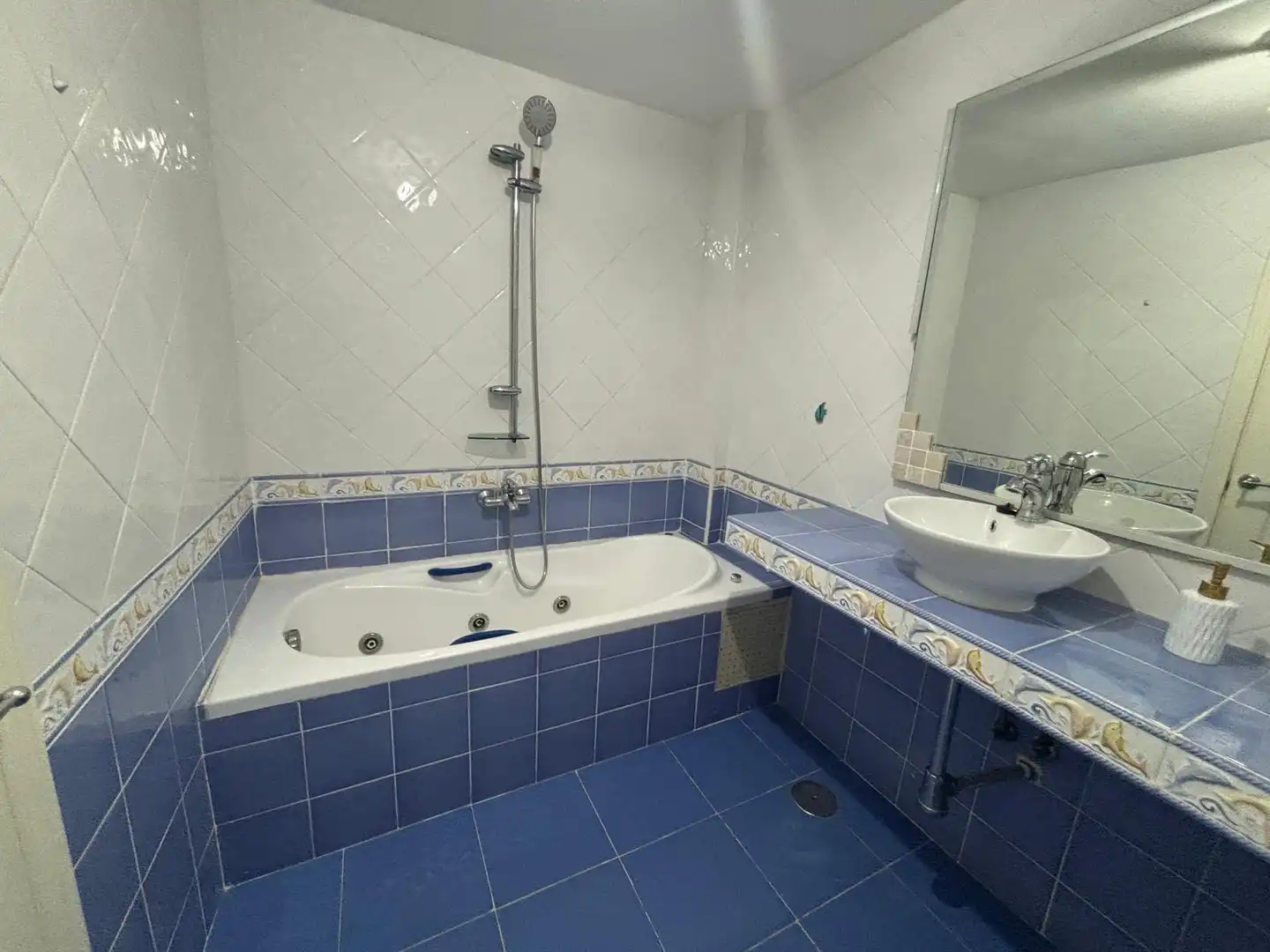Apartamento con ascensor en venta en Carrer Sol Naixent 7, imagen 9