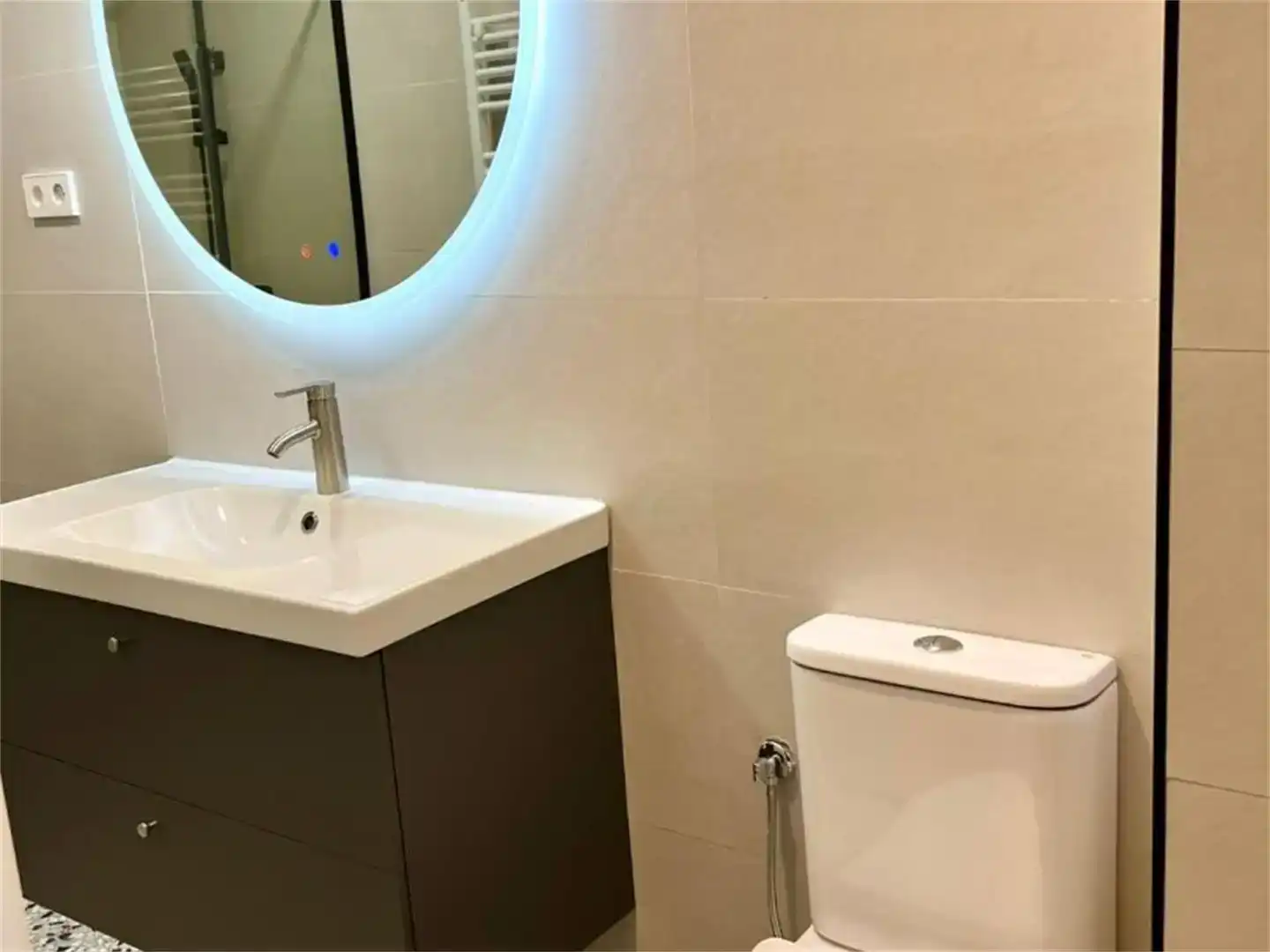 Bathroom of Flat for sale in  Madrid Capital  with Air Conditioner