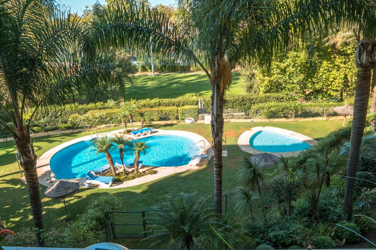 Swimming pool of Flat to rent in Marbella  with Air Conditioner, Private garden and Terrace