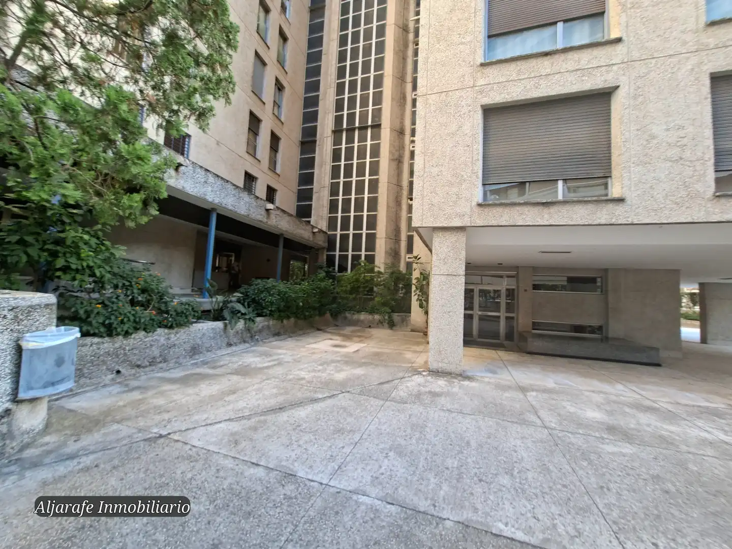 Exterior view of Flat for sale in Sevilla  with Air Conditioner, Heating and Private garden