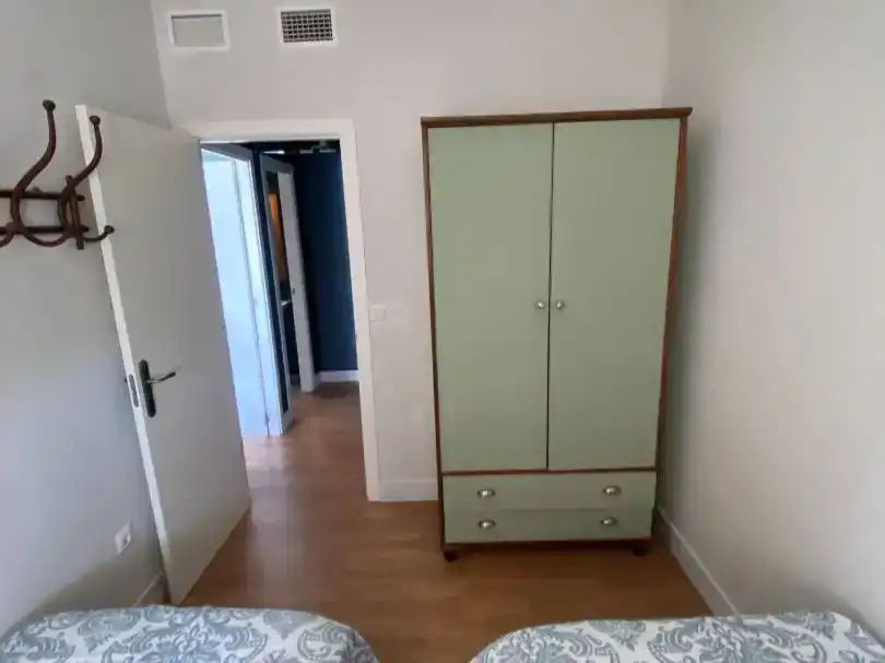 Schlafzimmer von Wohnung zur Miete in Sevilla mit Klimaanlage, Parkett und Möbliert