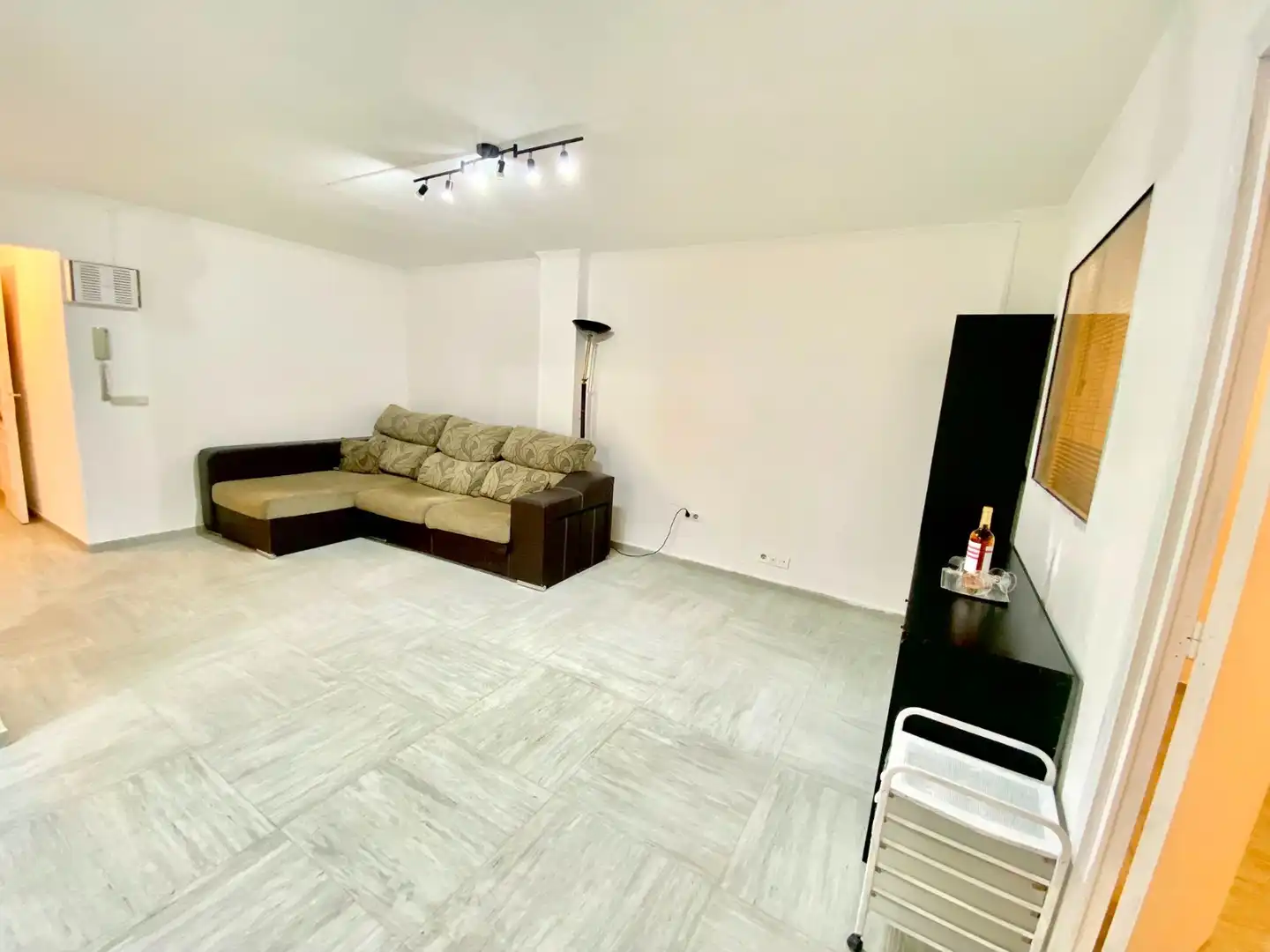 Wohnungen zum Verkauf in Alicante / Alacant mit Klimaanlage und Fernseher