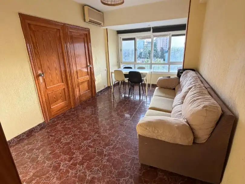 Bedroom of Flat for share in Nueva Andalucía
