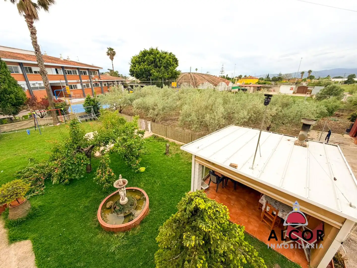 Chalet con terraza en venta en Pueblo