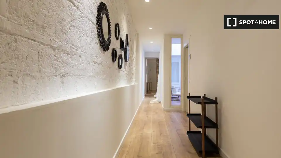 Habitació a Sant Pere, Sta. Caterina i la Ribera