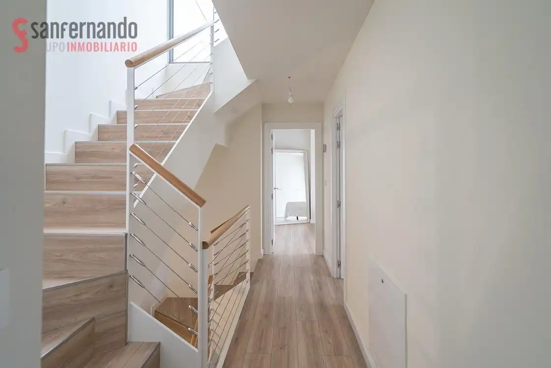 Casa adosada en venta en Santa Cruz de Bezana con Calefacción, Jardín privado y Terraza