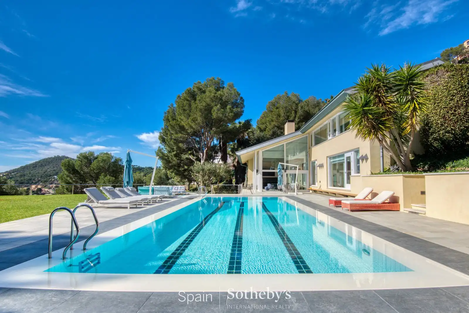 Casa con piscina in vendita a Carrer Clavells, imagen 3