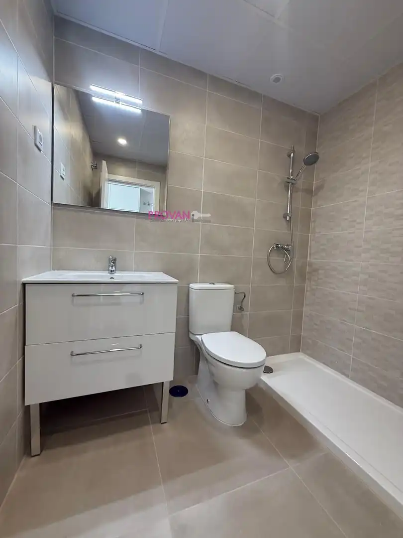 Bathroom of Flat for rent in Torrejón de Ardoz  with Heating and Storage room