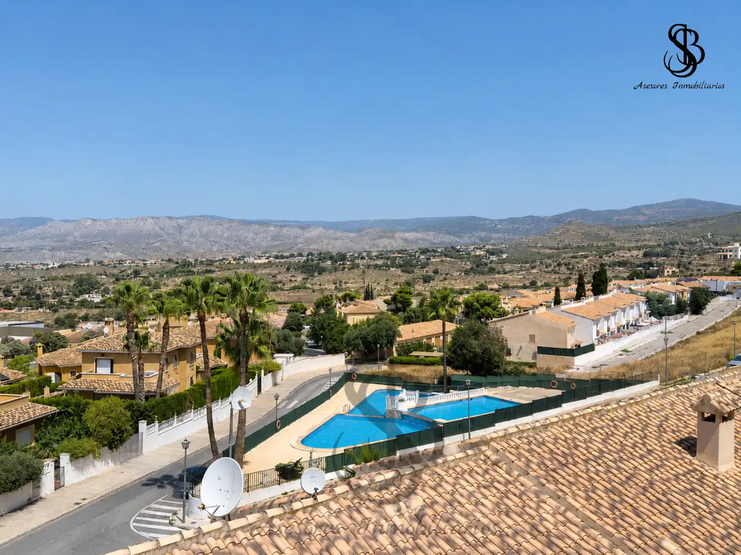 Vista exterior de Casa adosada en venta en Busot con Aire acondicionado, Calefacción y Jardín privado