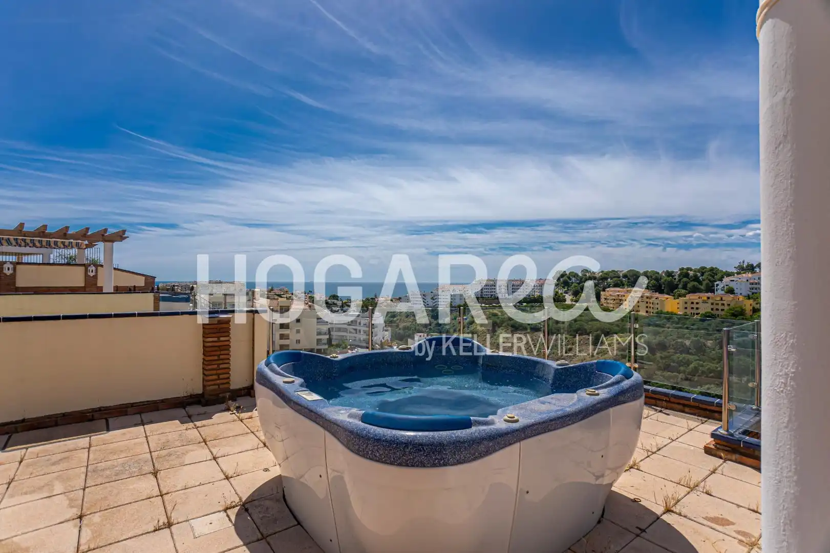 Terrassa de Àtic en venda en Mijas amb Aire condicionat, Jacuzzi i Piscina comunitària