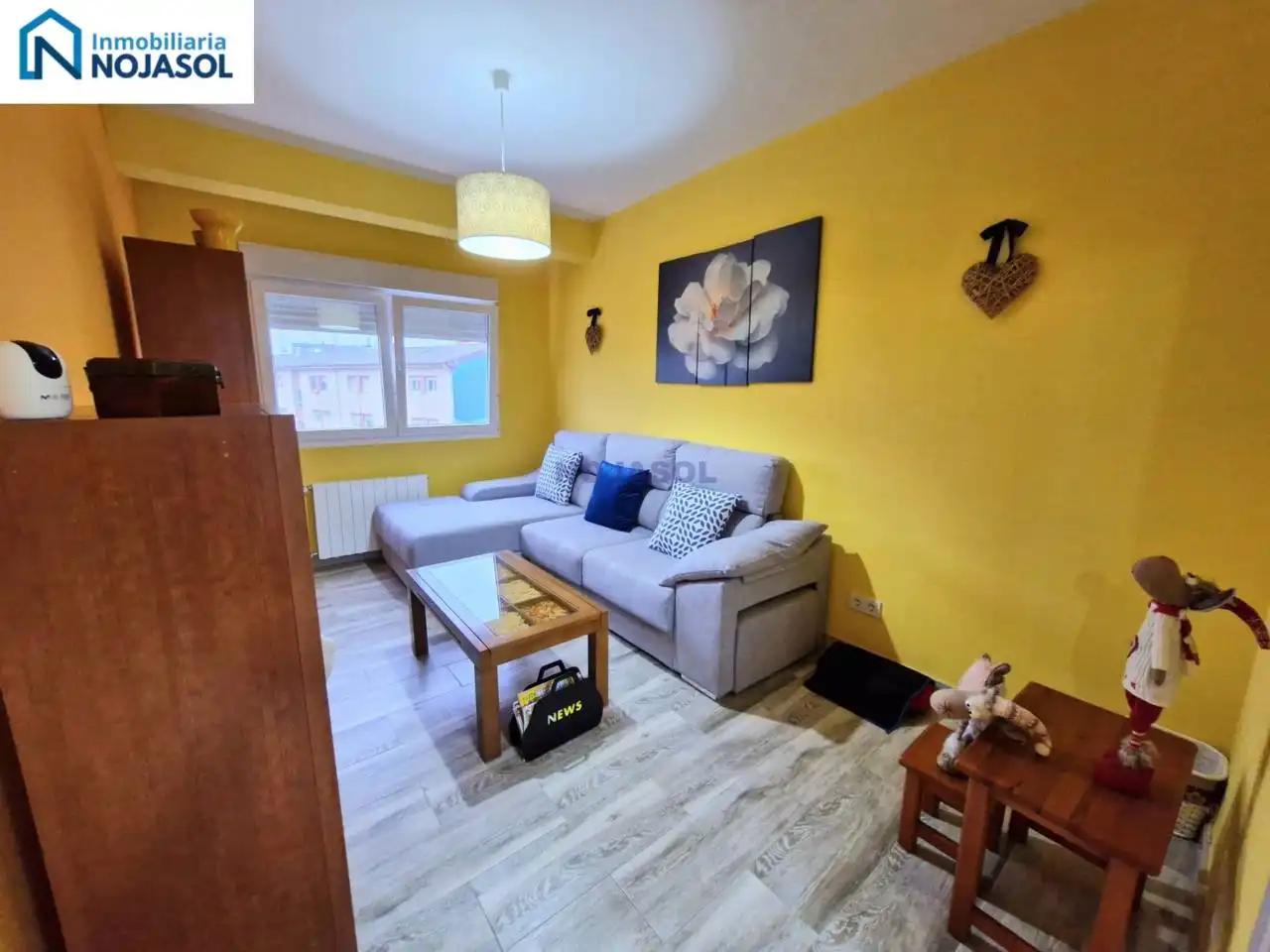 Sala d'estar de Pis en venda en Santoña amb Calefacció, Parquet i Terrassa