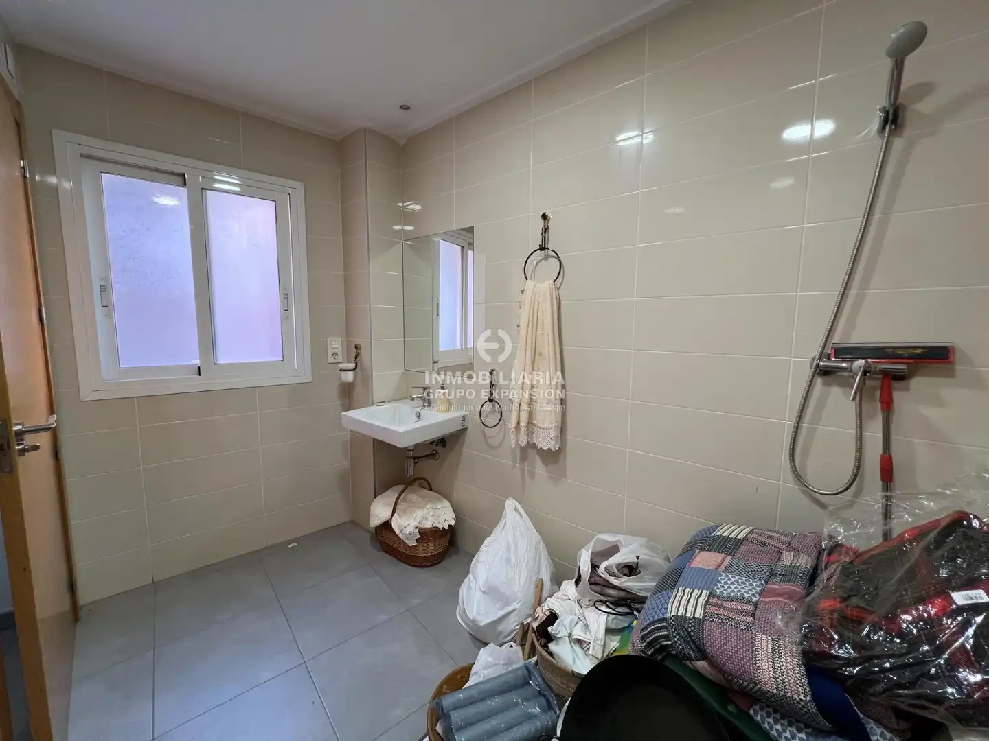 Baño de Piso en venta en Aspe con Terraza, Trastero y Amueblado