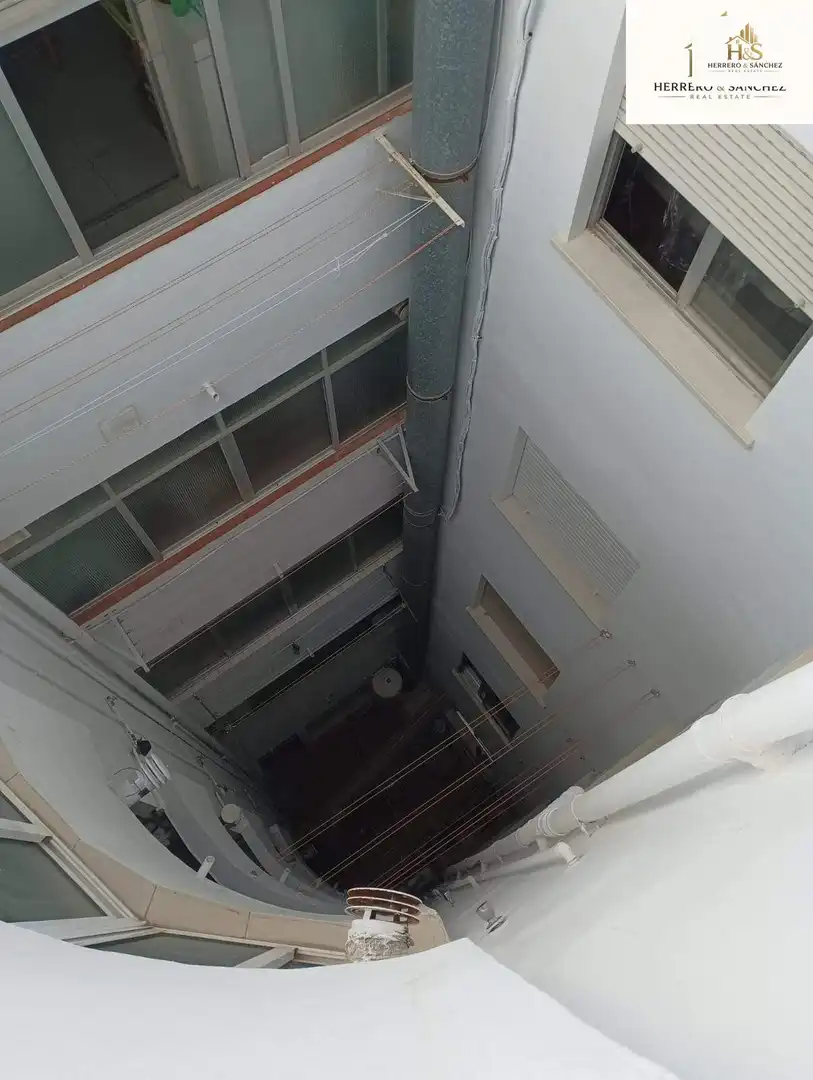 Local comercial en venta en Avenida CONDES DE SOTO AMENO, imagen 22