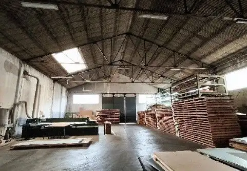 Nau industrial en venda en Hacinas