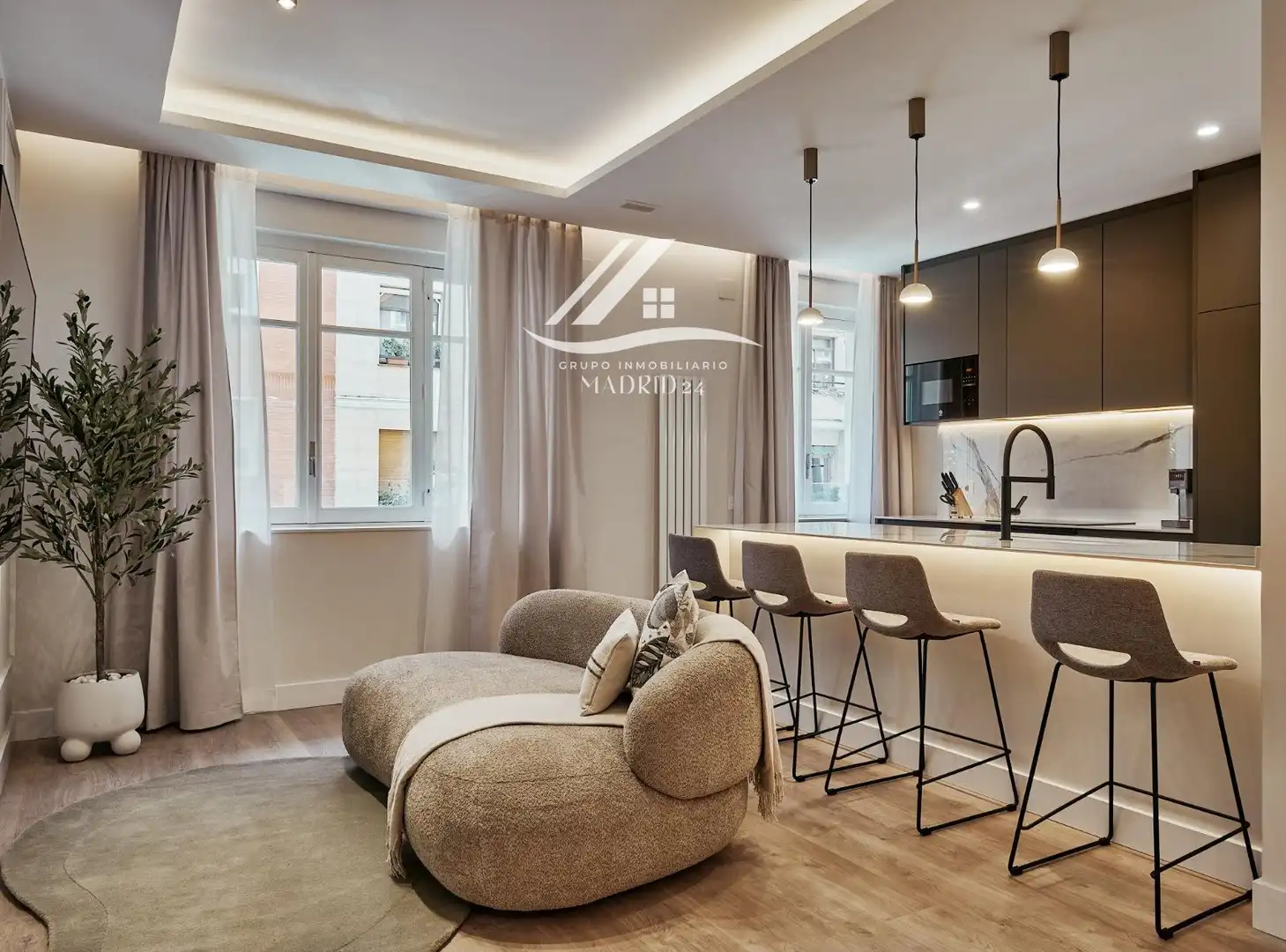 Flat with lift for sale in Calle de Fernán González, imagen 2