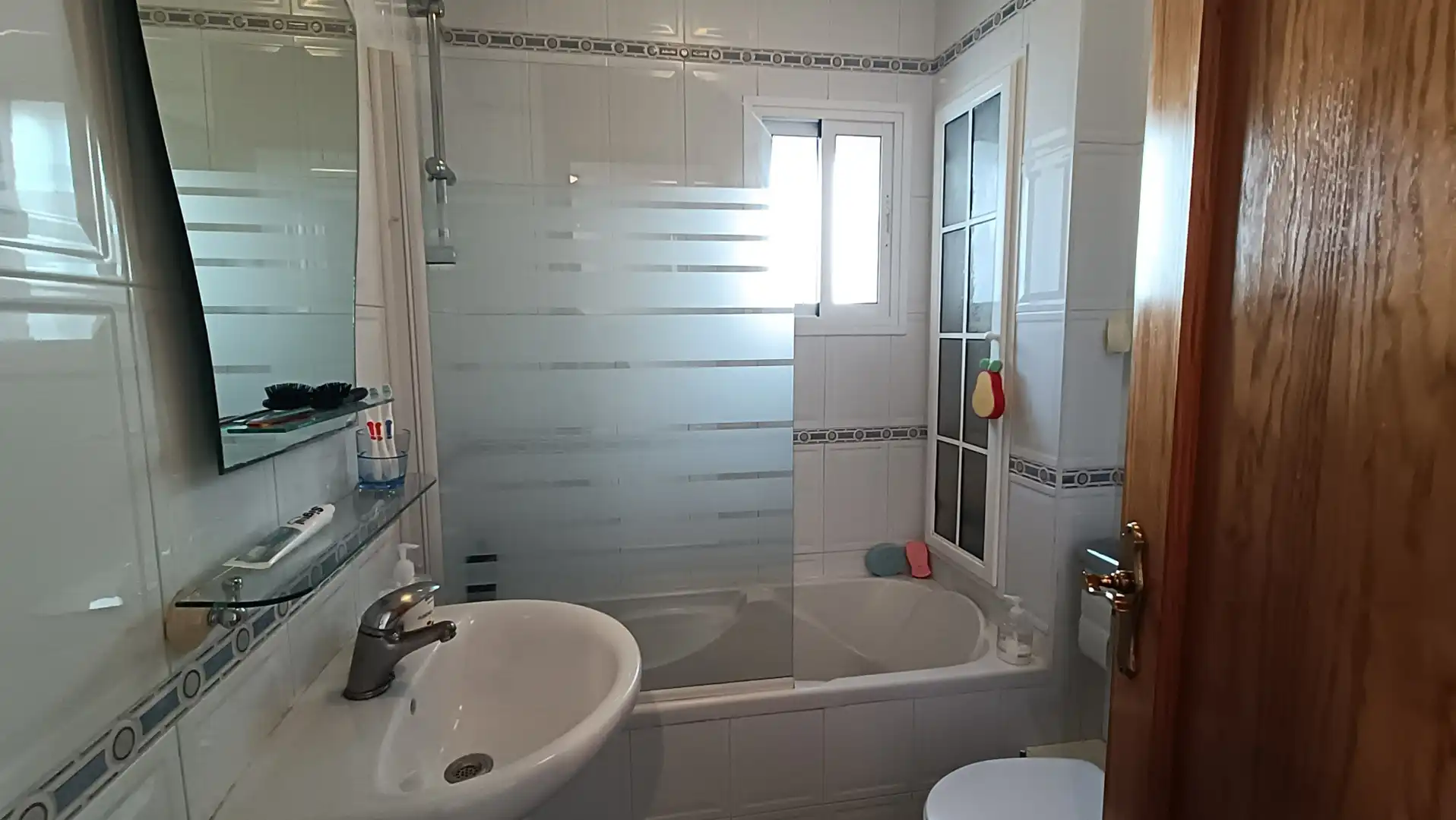 Bathroom of Flat for sale in Isla Cristina  with Air Conditioner, Furnished and Oven