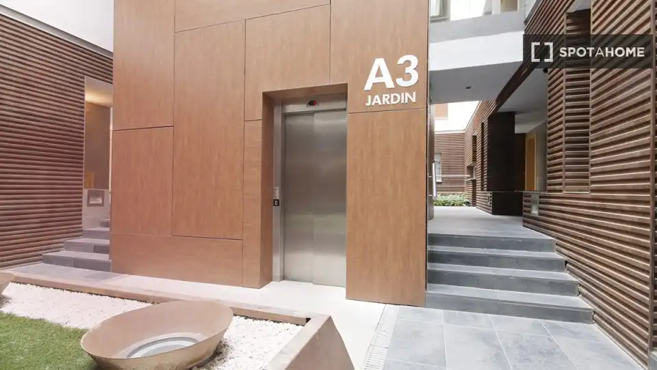 Room in Campus de la Salud