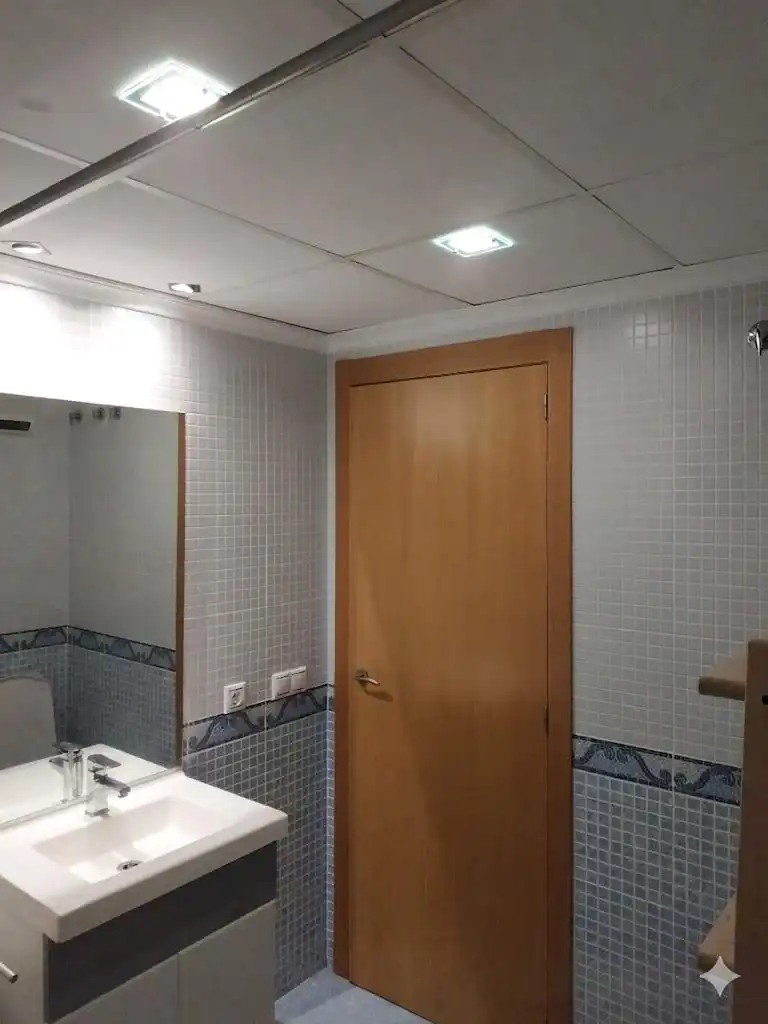 Bathroom of Flat for sale in Sueca  with Air Conditioner, Storage room and Balcony