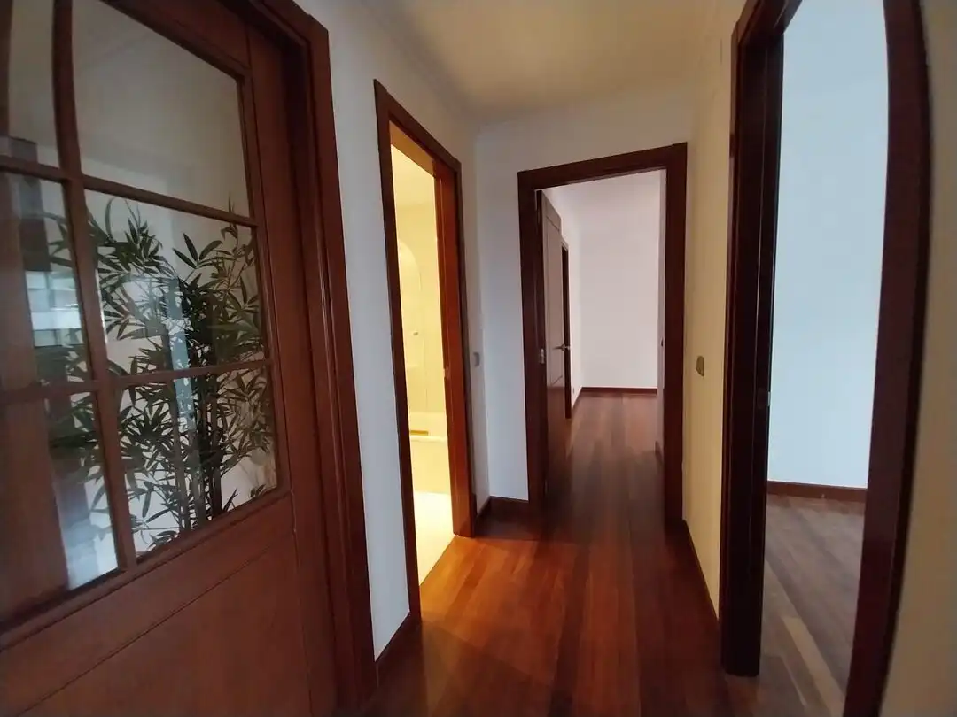 Wohnung zur Miete in Santander mit Heizung, Privatgarten und Abstellraum