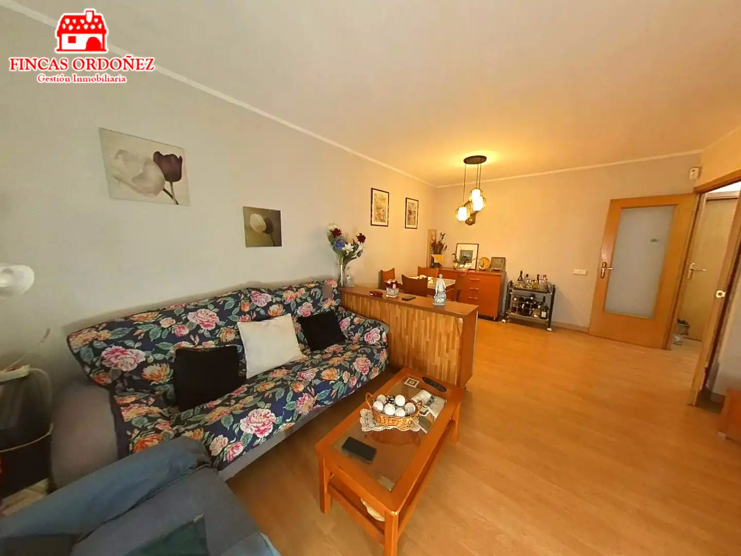 Sala d'estar de Pis en venda en Sant Andreu de la Barca amb Calefacció, Parquet i Terrassa