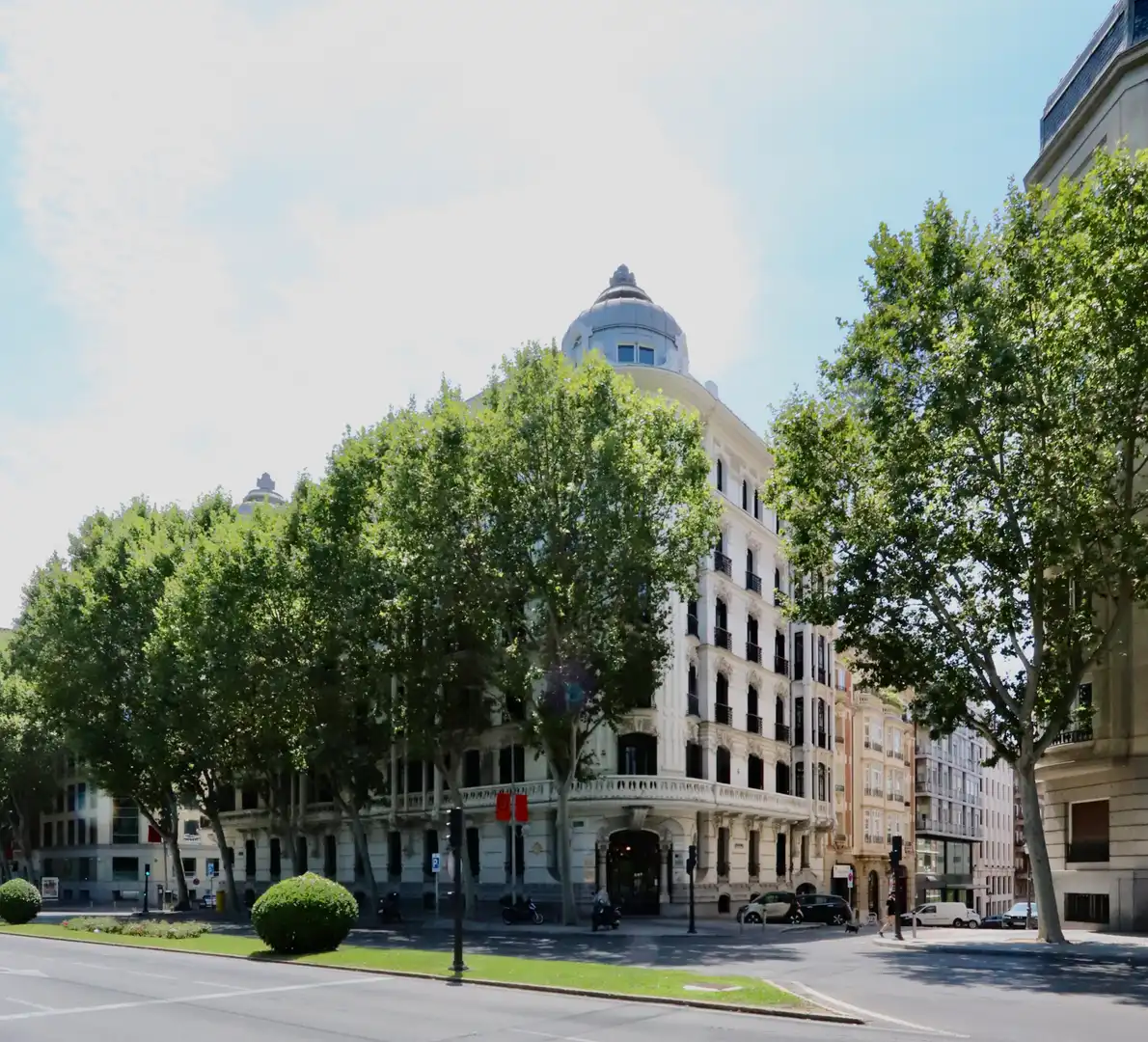 Vista exterior de Àtic en venda en Madrid amb Aire condicionat, Calefacció i Jardí privat