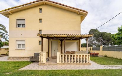 Exterior view of House or chalet for sale in Cambrils  with Air Conditioner and Parquet flooring