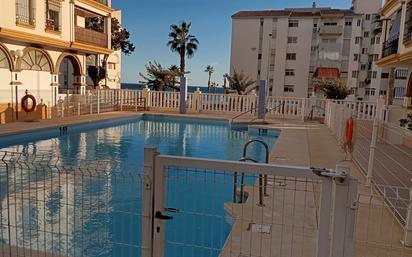 Piscina de Pis de lloguer en Rincón de la Victoria amb Aire condicionat, Terrassa i Balcó