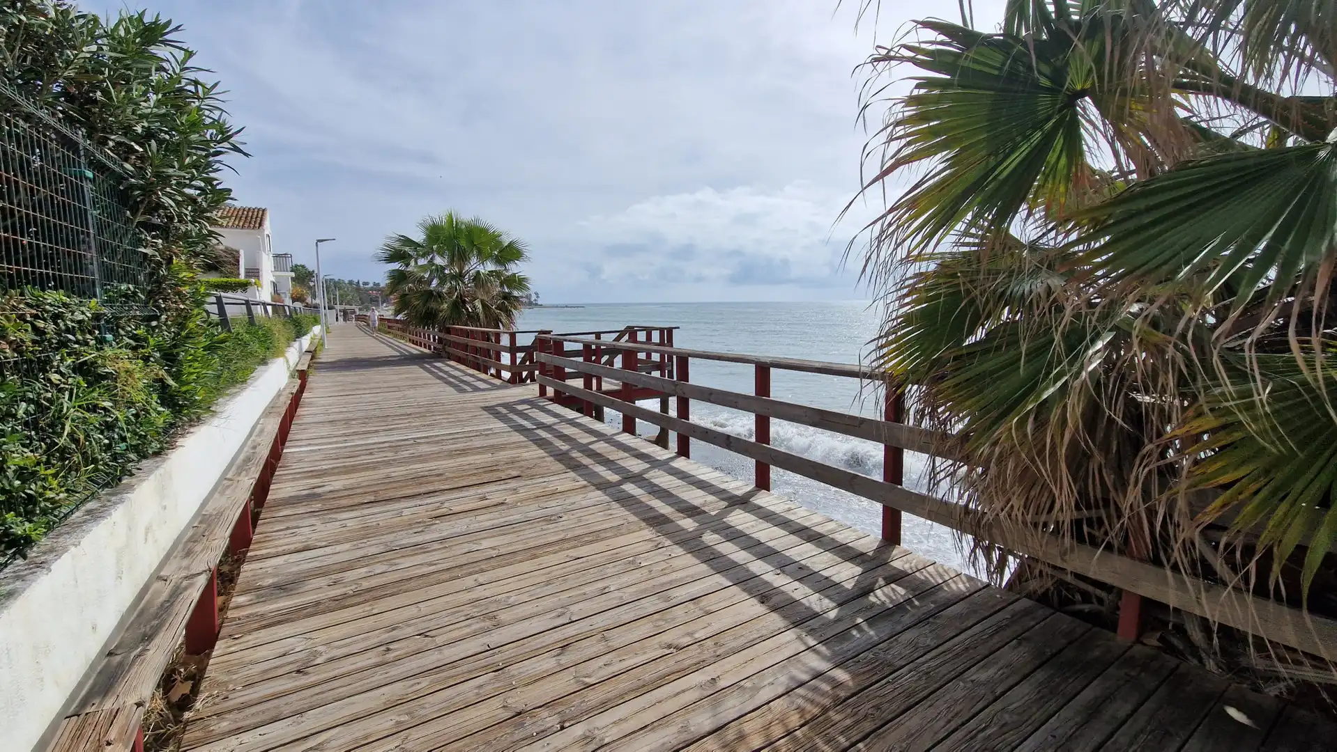 Vista exterior de Planta baja en venta en Estepona con Amueblado y Alarma