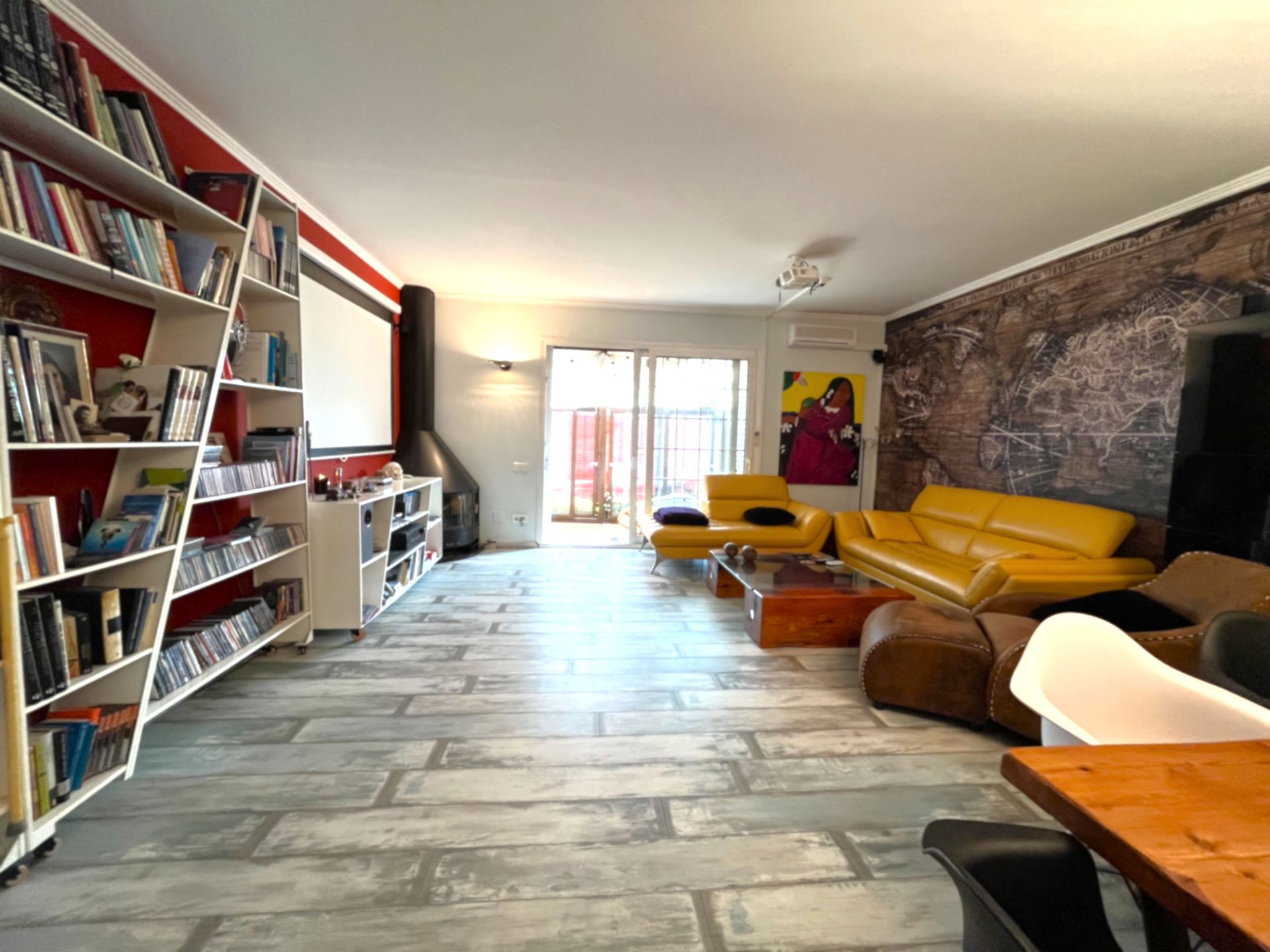 Living room of House or chalet for sale in Girona Capital  with Air Conditioner, Heating and Private garden