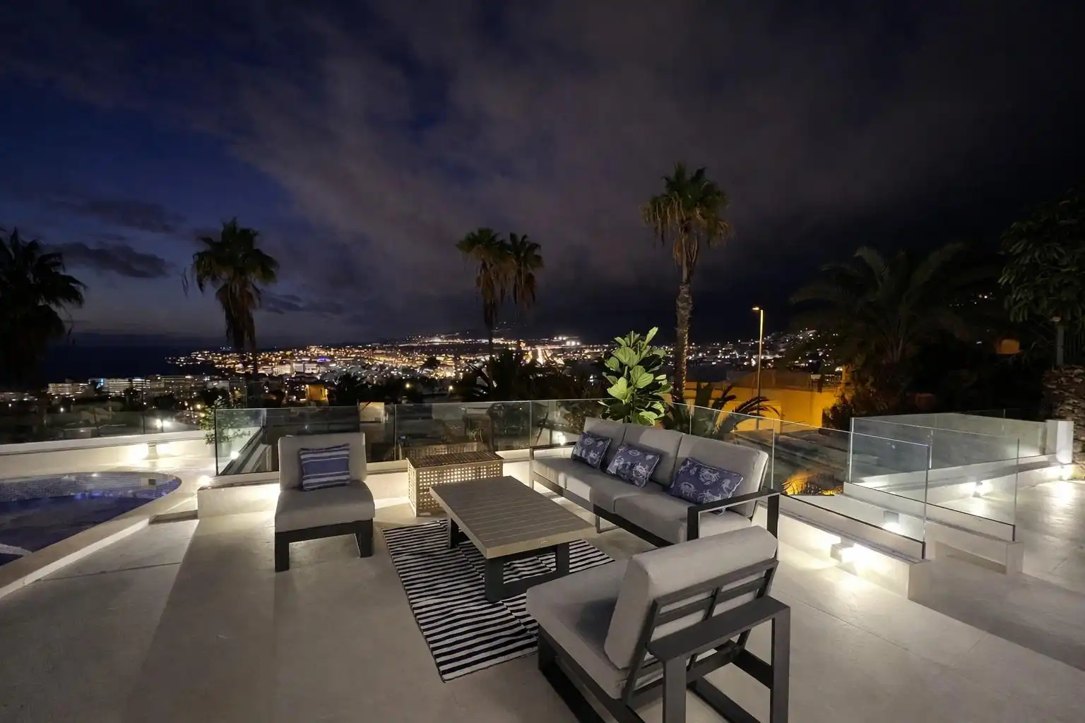 Terrace of Houses for sale in Adeje  with Air Conditioner, Private garden and Terrace