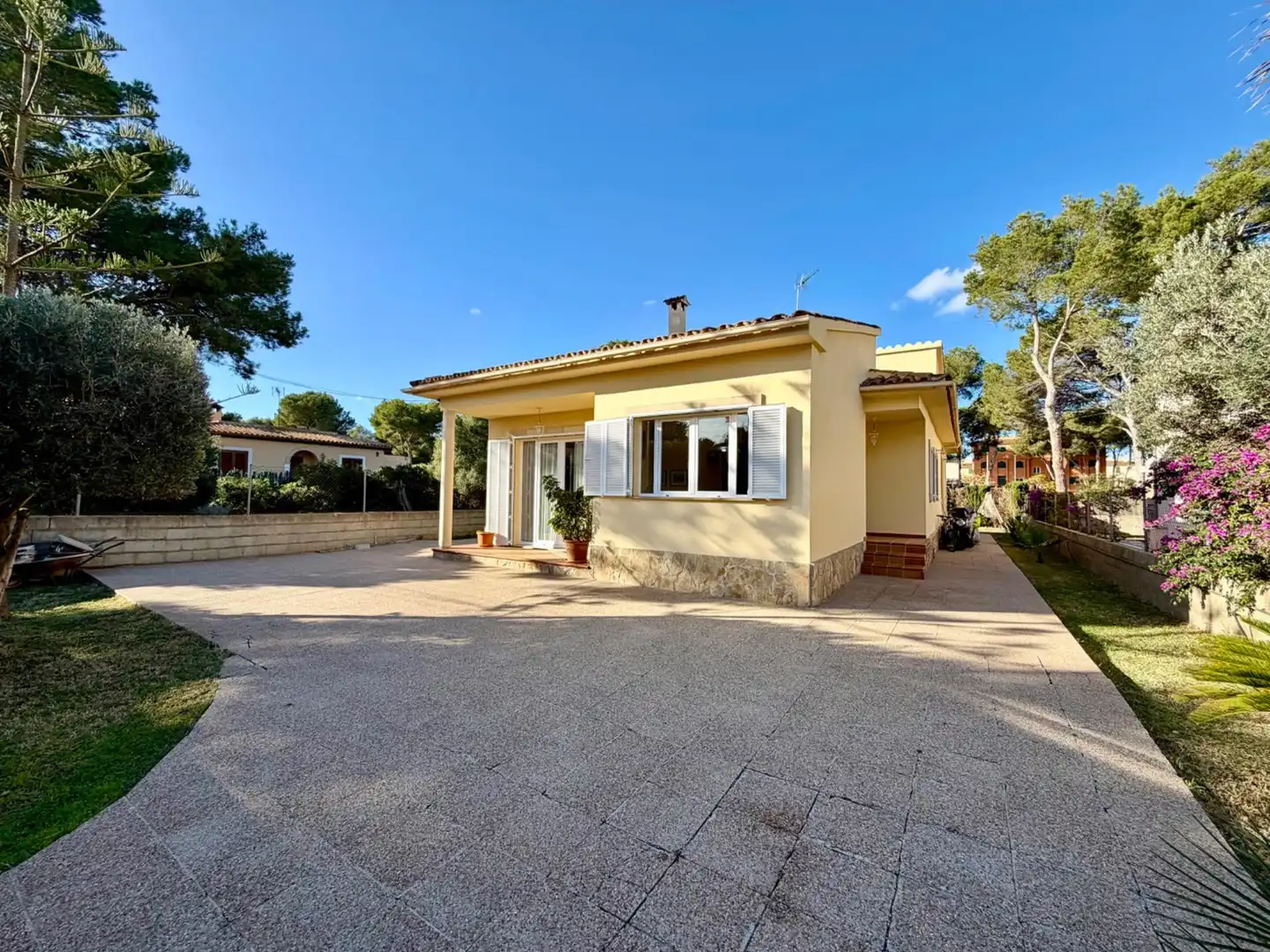 Exterior view of Houses for sale in Calvià  with Heating, Terrace and Furnished