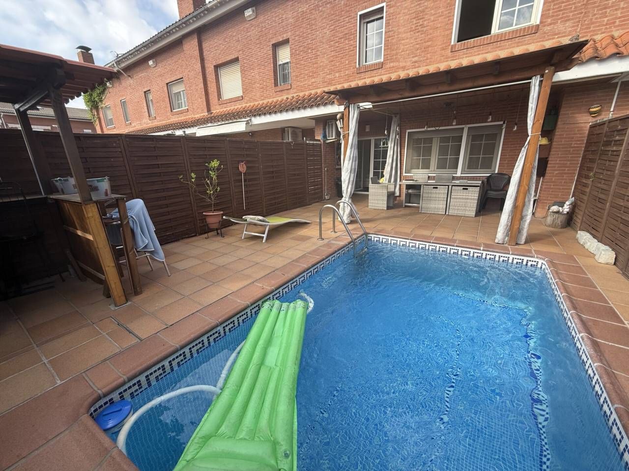 Piscina de Casa o xalet en venda en Palau-solità i Plegamans amb Aire condicionat, Calefacció i Jardí privat