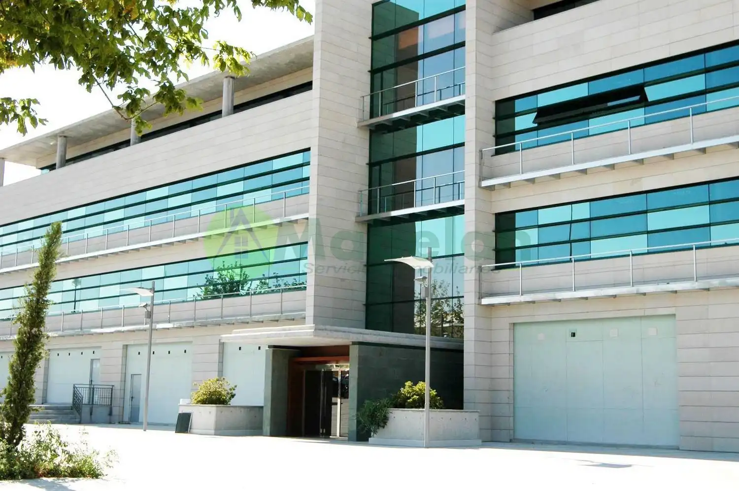 Vista exterior de Oficina de lloguer en Las Rozas de Madrid amb Calefacció