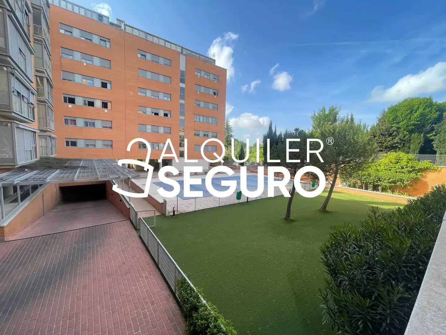 Aparcament de Pis de lloguer en  Madrid Capital amb Aire condicionat, Calefacció i Terrassa