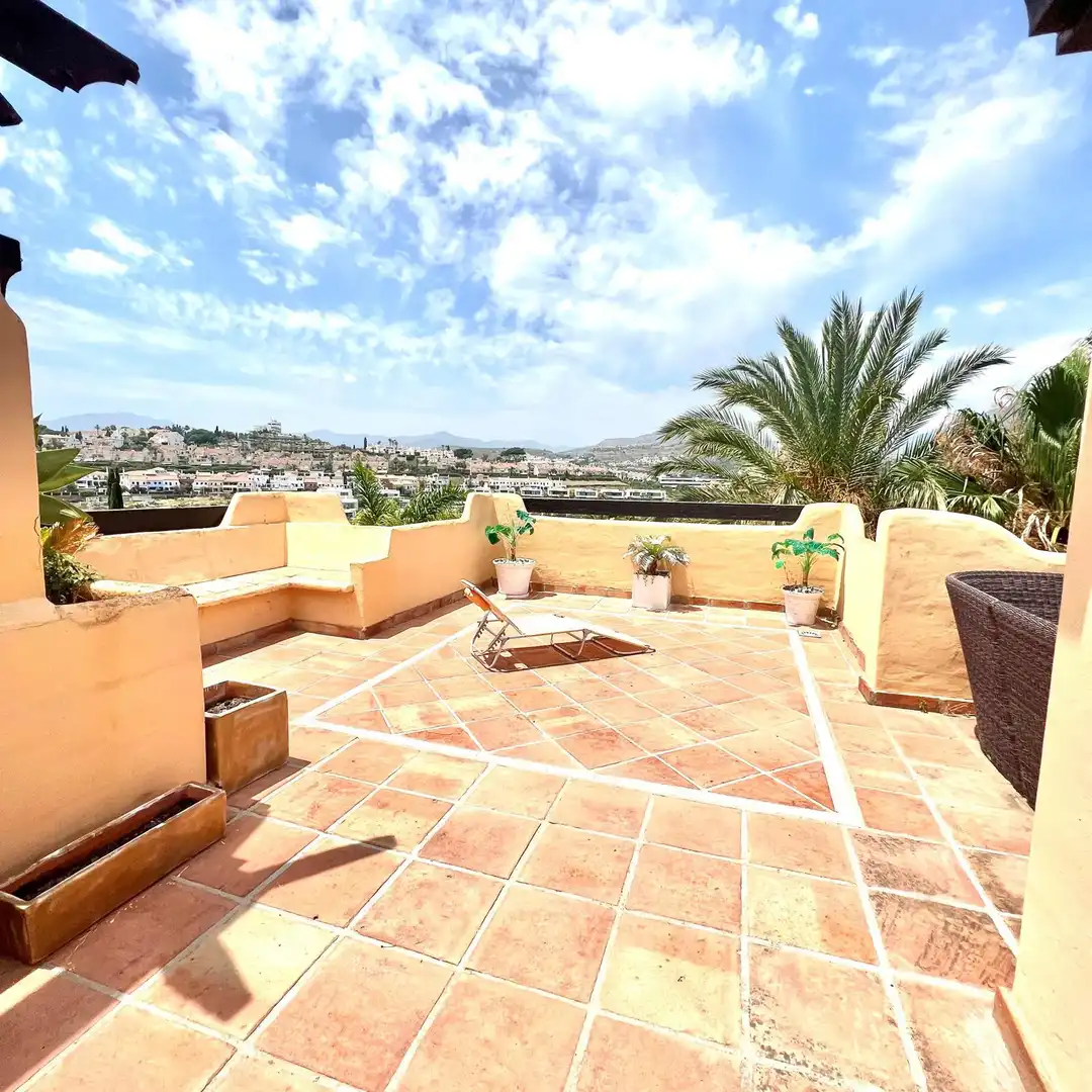Terrasse von Dachboden zur Miete in Estepona mit Klimaanlage, Terrasse und Schwimmbad