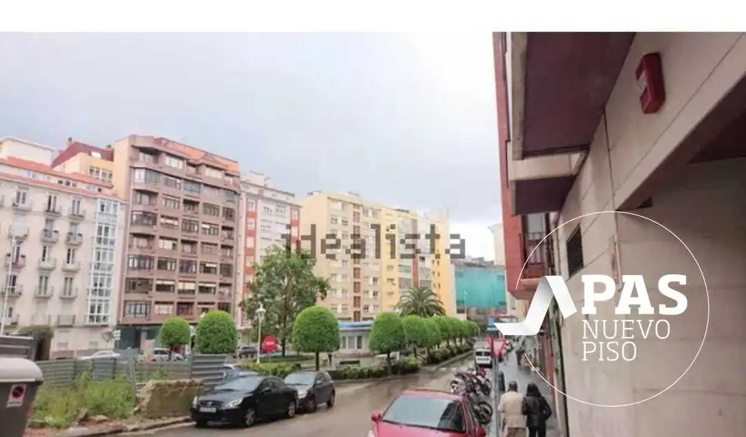 Vista exterior de Pis de lloguer en Santander amb Calefacció