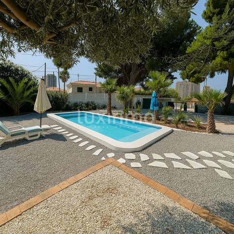 Casa-chalet en Venta en Marisol Park - Ortembach - Los Almendros