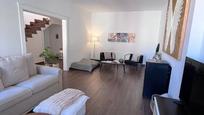 Sala d'estar de Casa o xalet en venda en Algeciras amb Jardí privat, Parquet i Terrassa