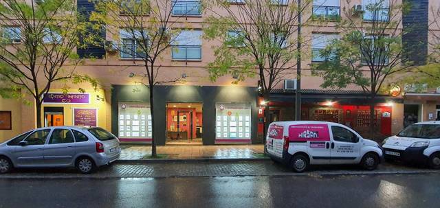 Local comercial en Alquiler en Calle de Andrómeda, 18 en Sur - PAU 4