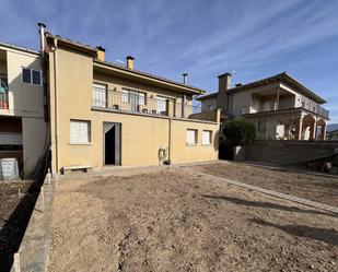 Exterior view of Single-family semi-detached for sale in Montagut i Oix  with Air Conditioner and Terrace