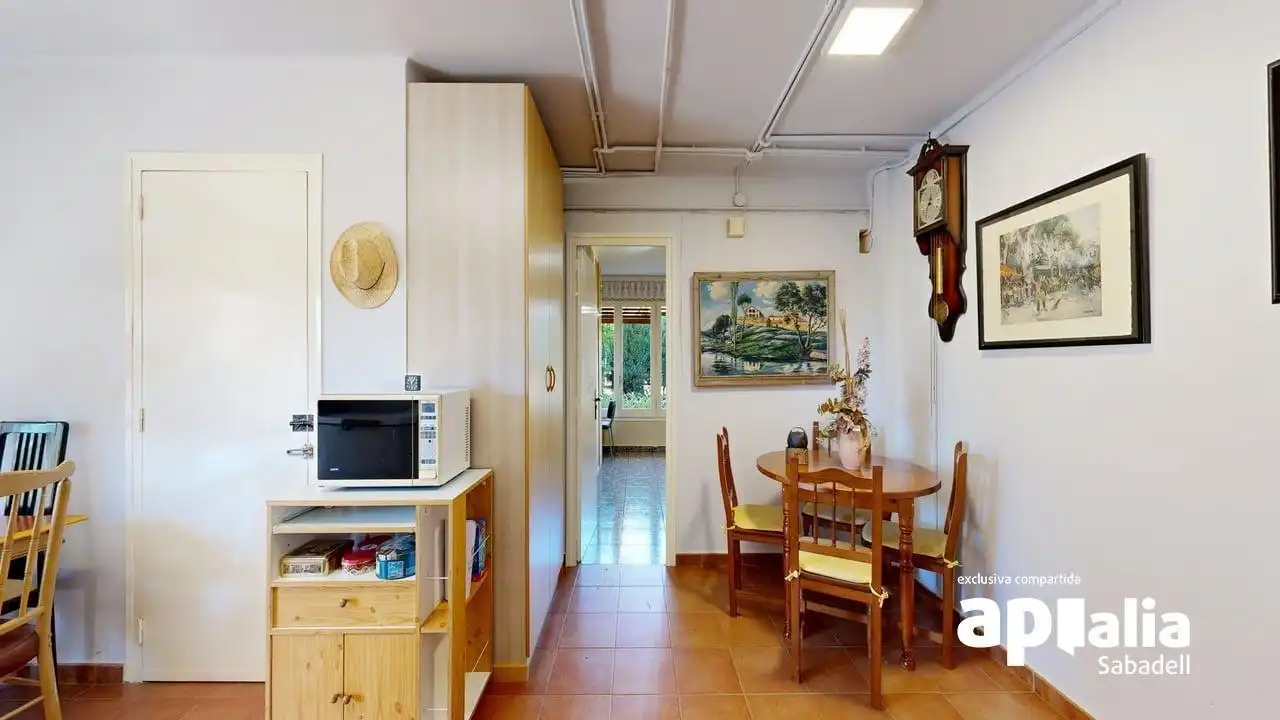 Cuina de Casa o xalet en venda en Barberà del Vallès amb Aire condicionat, Calefacció i Jardí privat