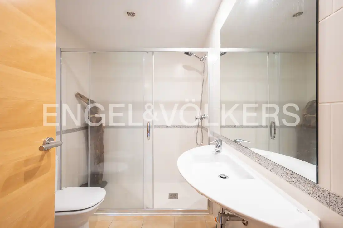 Baño de Planta baja en venta en Ordino con Calefacción, Parquet y Trastero