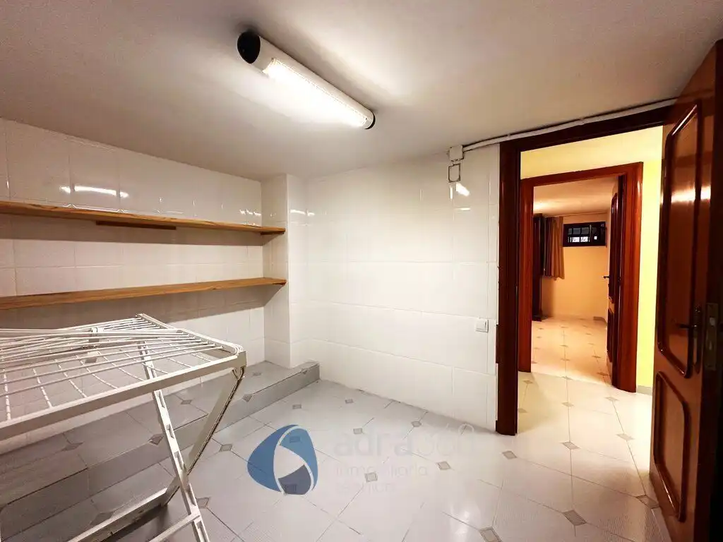 Houses for sale in Lardero  with Air Conditioner, Heating and Private garden